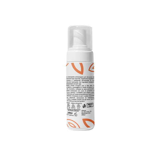 Mousse detergente delicata per il viso, con ingredienti di origine naturale al 98,50%. Marca Bothania. Delicata, efficace e profumata.150ml.